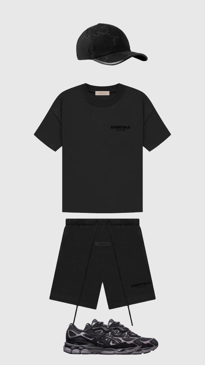 Ensemble Off Black